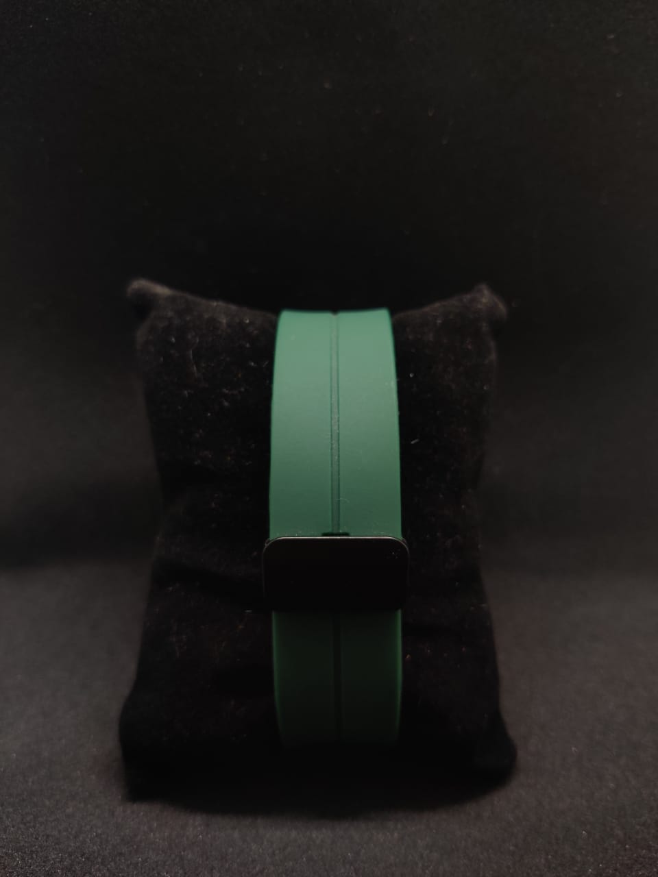 Green alloy-wheel inspired gyro spinning